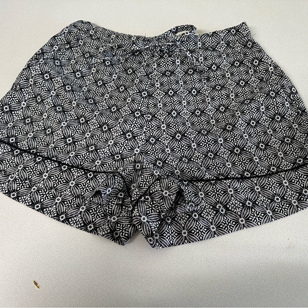 Haute Hippie Black & White Geometric Printed Skort